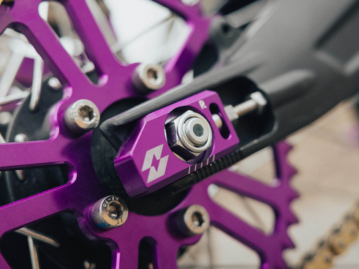 Full-E Charged Chain Adjuster Purple