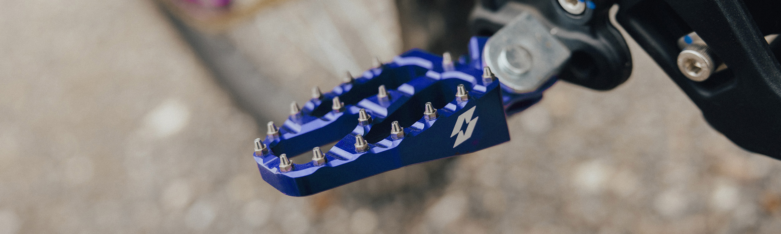 Full-E Charged Footpeg Set Blue